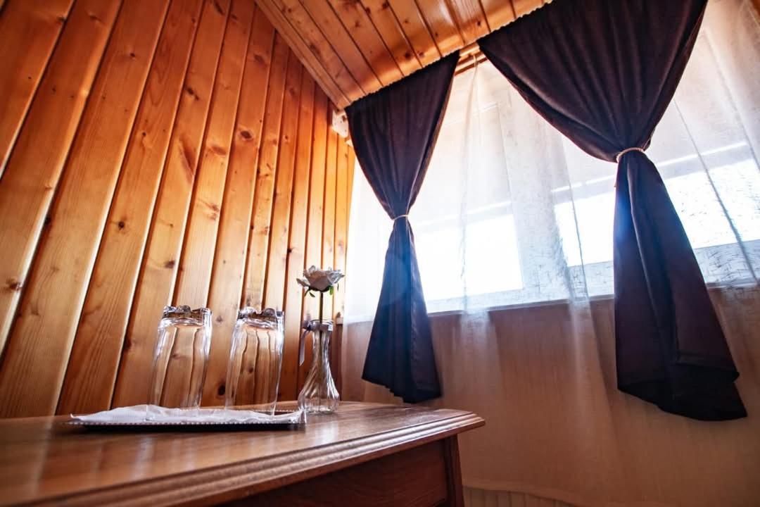 Casa Alba Otel Baia de Aramă Dış mekan fotoğraf